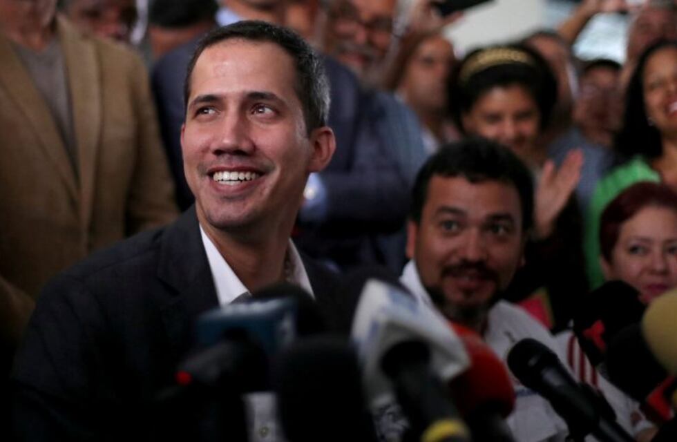 Guaidó desafía a Maduro y convoca a un paro de los trabajadores