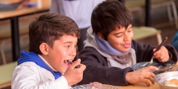 Aumento escalonado del 20% en septiembre y octubre para proveedores de comedores escolares