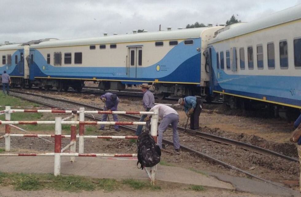Descarriló un tren de pasajeros en Güemes y Francia