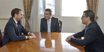El ministro de Defensa, Agustín Rossi y los intendentes Gill y Graglia\u002E (Villa María Vivo)