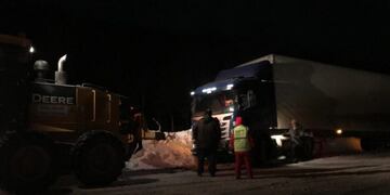 Camión inmovilizado en la Ruta Nacional N°3