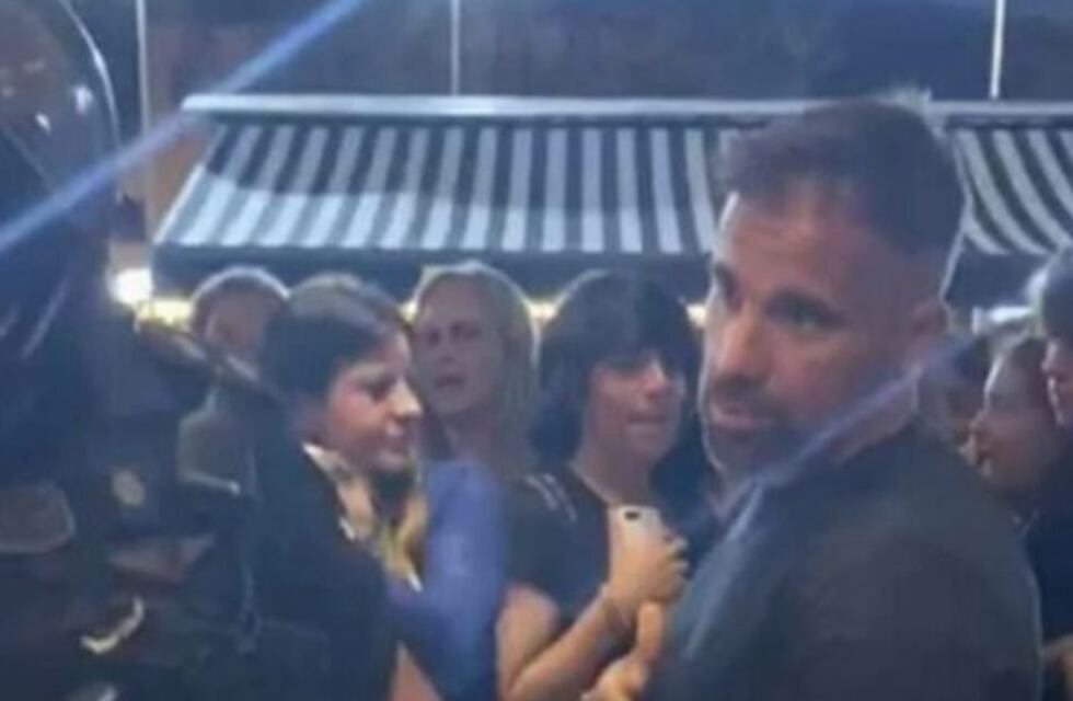 La furia de un turista contra un mozo en Pinamar: "Me vas a atender cuando yo te digo"