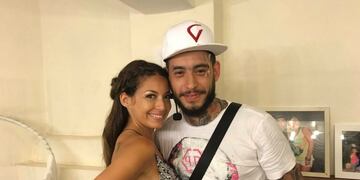 El Uli acompañó a Magalí Olave, su prima y esposa de Matías Suárez, en su debut en el teatro\u002E