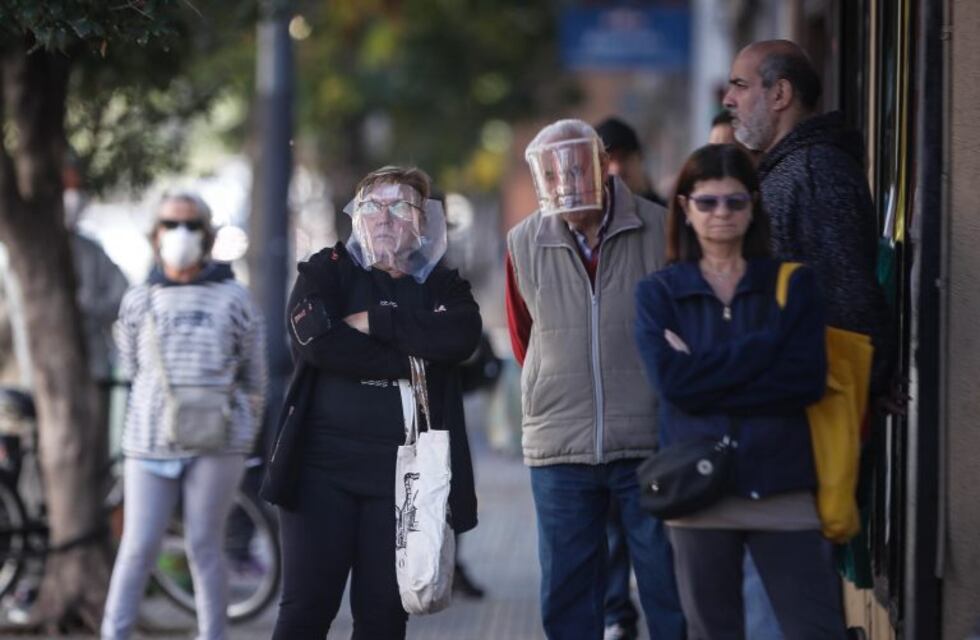 Coronavirus: en Argentina son 2.142 casos confirmados de los cuales 90 fallecieron