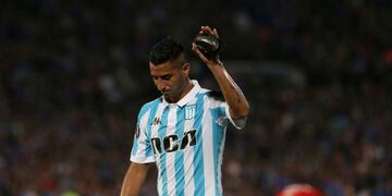 Diego González se rompió los ligamentos y será baja en Racing por más de seis meses\u002E (AP)