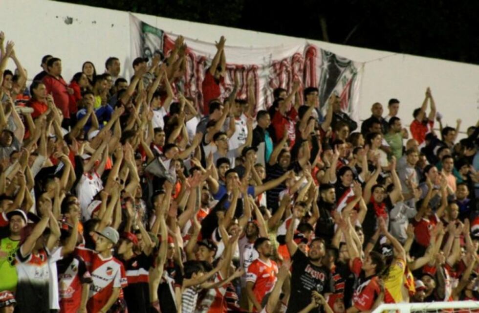 Incidentes, gases lacrimógenos y balas de goma en el partido de La Lepra y Maipú