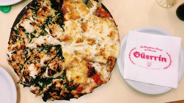 Pizzería Guerrín es uno de los locales legendarios de comidas de Argentina.