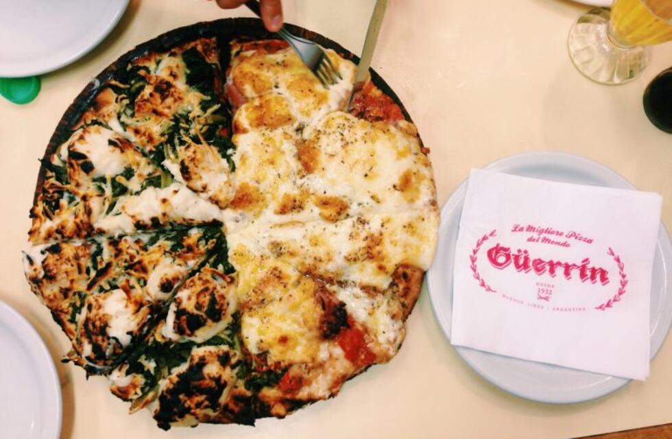 Una usuaria se llevó pizzas selladas al vacío de Guerrín y las vende a 20 euros cada una