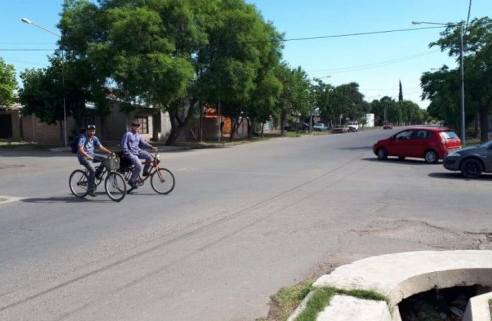 Desvíos por la construcción de la rotonda en San Martín y Meneses