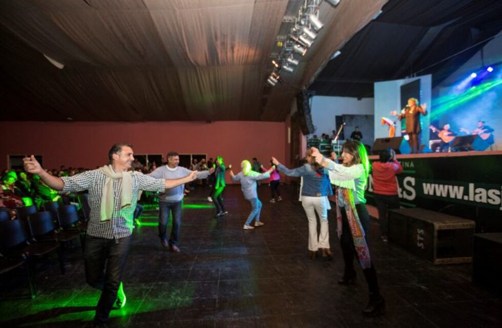 Convocatoria del Programa Festejar para Fiestas Populares del país