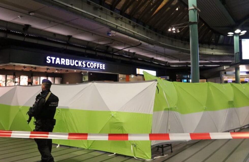 Desalojaron el aeropuerto de Ámsterdam por un hombre armado