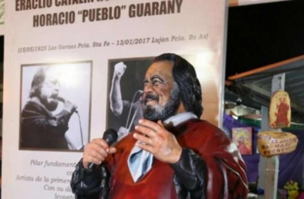 Horacio Guarany ya tiene su estatua en Cosquín