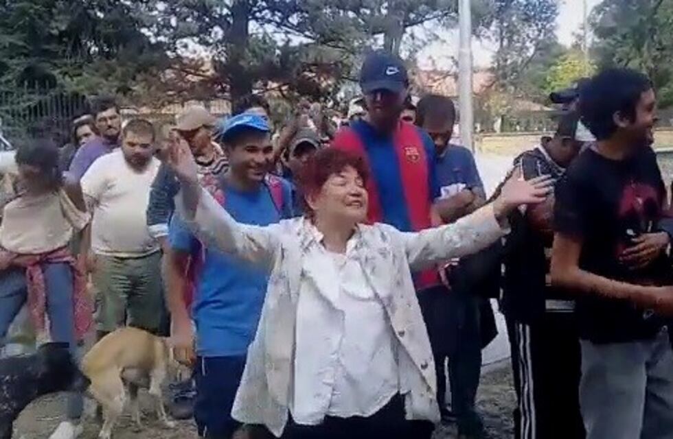 Jubilada salteña cocina para personas en situación de calle