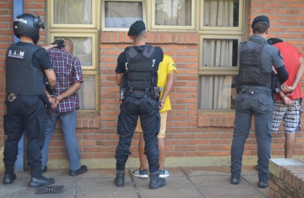 Apuñalado en la Plaza San Martín sería víctima de una pelea entre "trapitos"