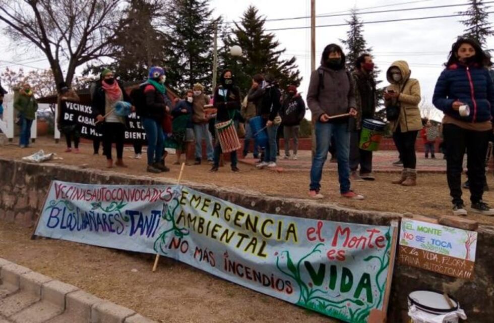 Ambientalistas se manifiestan en diferentes puntos de Punilla
