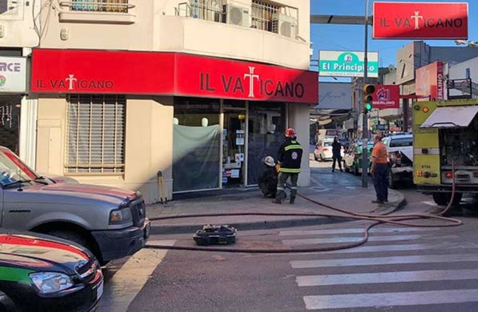 Se incendió un local de ropa en el centro bahiense