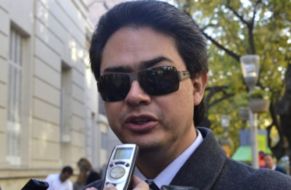 Juan González denunció que fue increpado de forma violenta por "fanatizados"