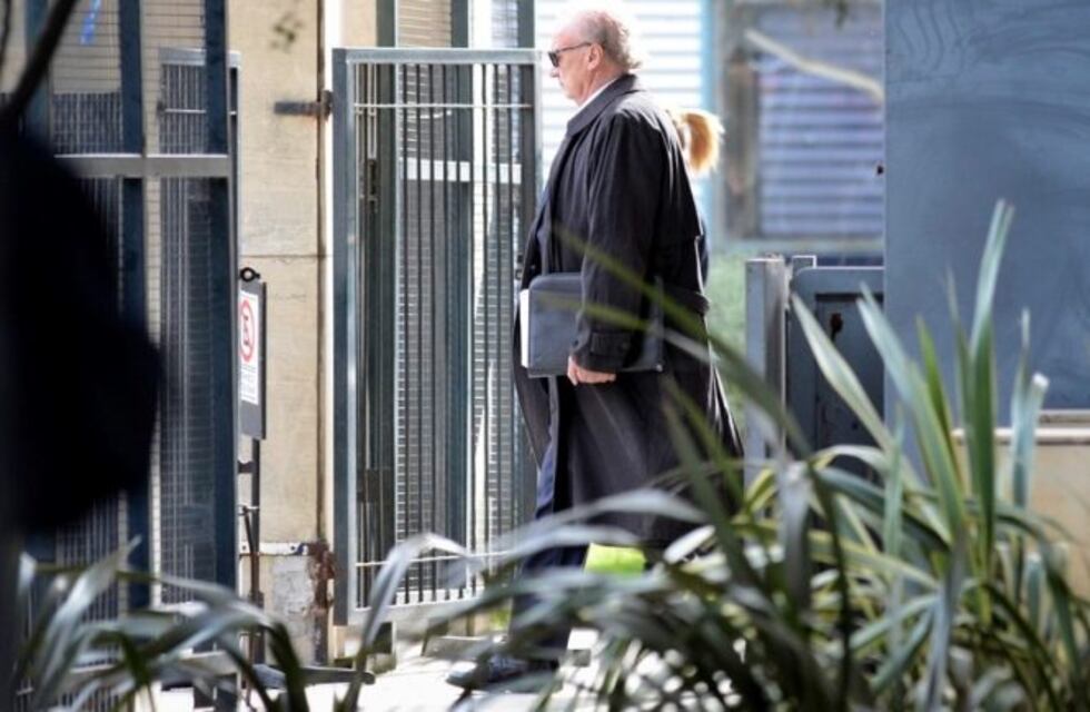 Allanan las oficinas de Invernes, la financiera de Ernesto Clarens