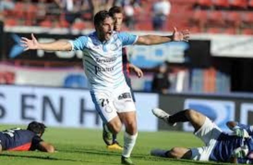 En Belgrano, Sebastián Luna vuelve al equipo y a su puesto de volante