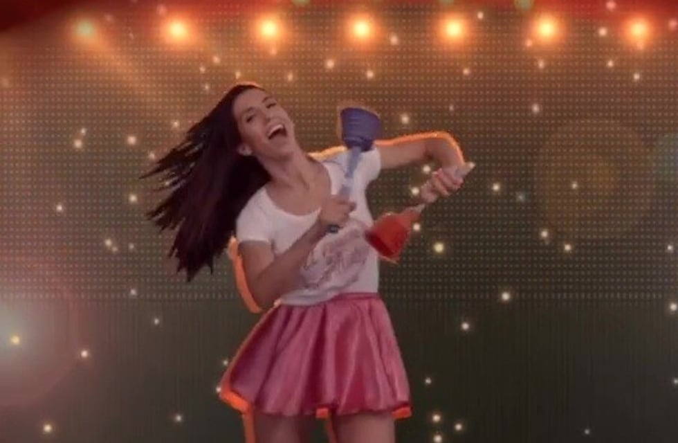 Cinthia Fernández grabó un curioso video promocional para el negocio de Martín Baclini