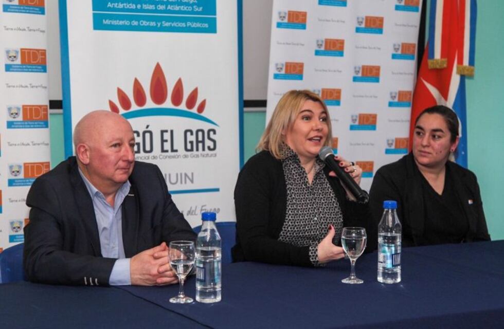 Se entregaron aportes económicos del programa "Llego el Gas" en Tolhuin