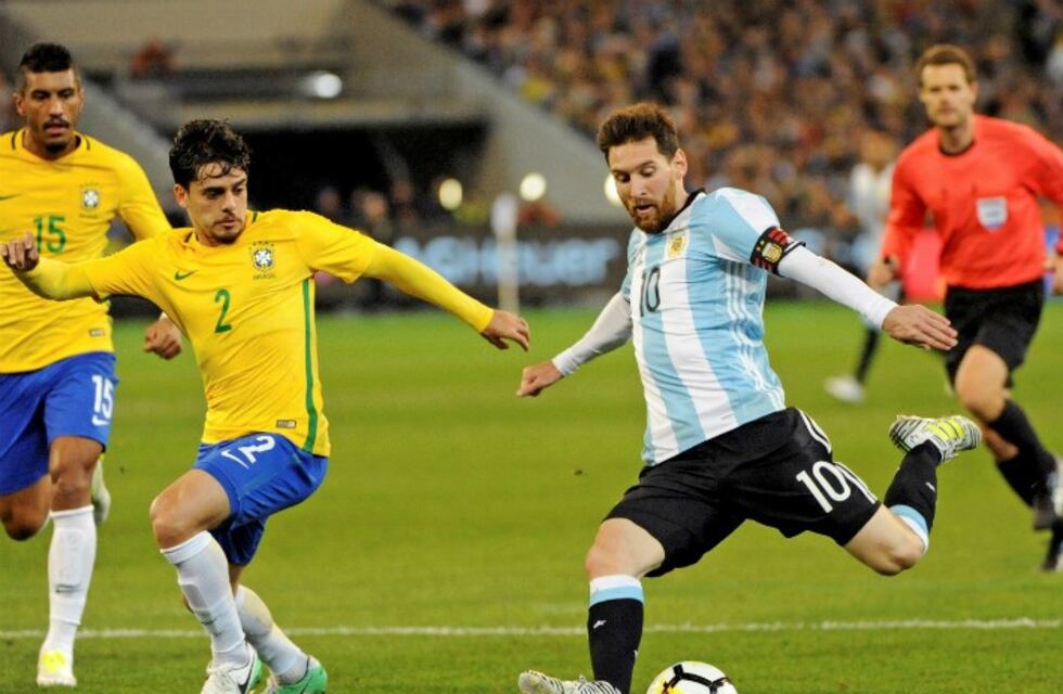 Messi pide "seguir luchando por el sueño" de llegar al Mundial