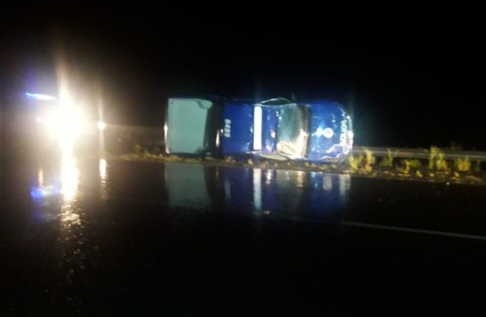 Altas Cumbres: espectacular vuelco de un móvil policial por culpa del granizo