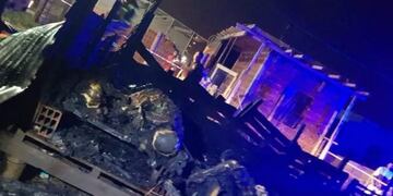 Tragedia en Florencio Varela: no tenía luz, prendieron una vela y murieron tres niños quemados