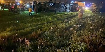 Son dos los muertos en el choque entre un camión y un colectivo en la ruta 34