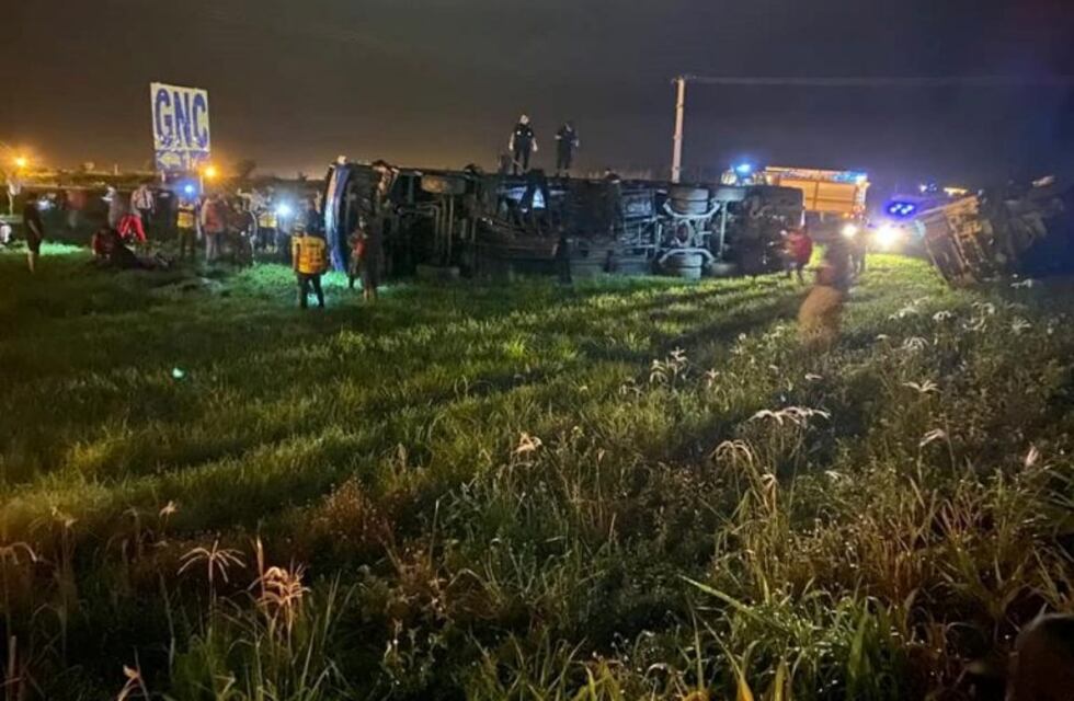 Son dos los muertos en el choque entre un camión y un colectivo en la ruta 34