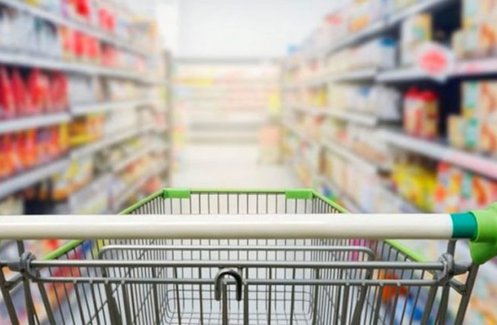 Disponen horario especial de compras para mayores de 60 años en supermercados de Santa Rosa