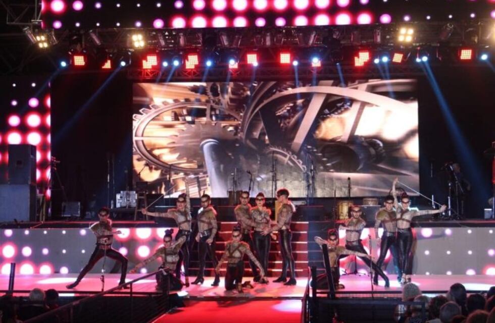 El Escenario Mayor de la Fiesta del Trigo volvió a brillar en la noche del sábado