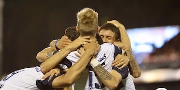 Gimnasia le regaló una gran victoria a Diego Armando Maradona en la previa de su cumpleaños número 59 (web)\u002E