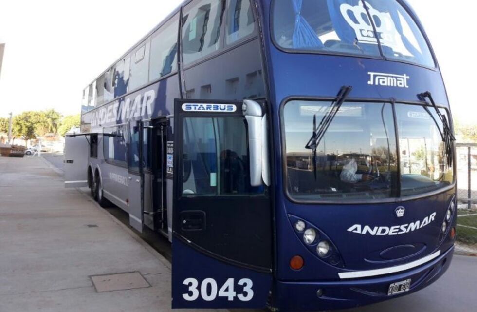 Talleres presenta su nuevo colectivo especial para el plantel