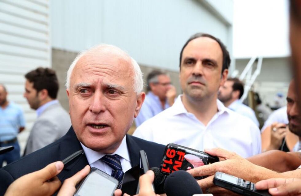 Fuerte cruce en Twitter entre Lifschitz y Corral por la suspensión de una obra en Santa Fe