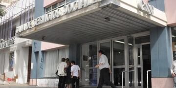Un bebé necesita un dispositivo para sus oídos y Caja de Servicios Sociales no le da respuesta