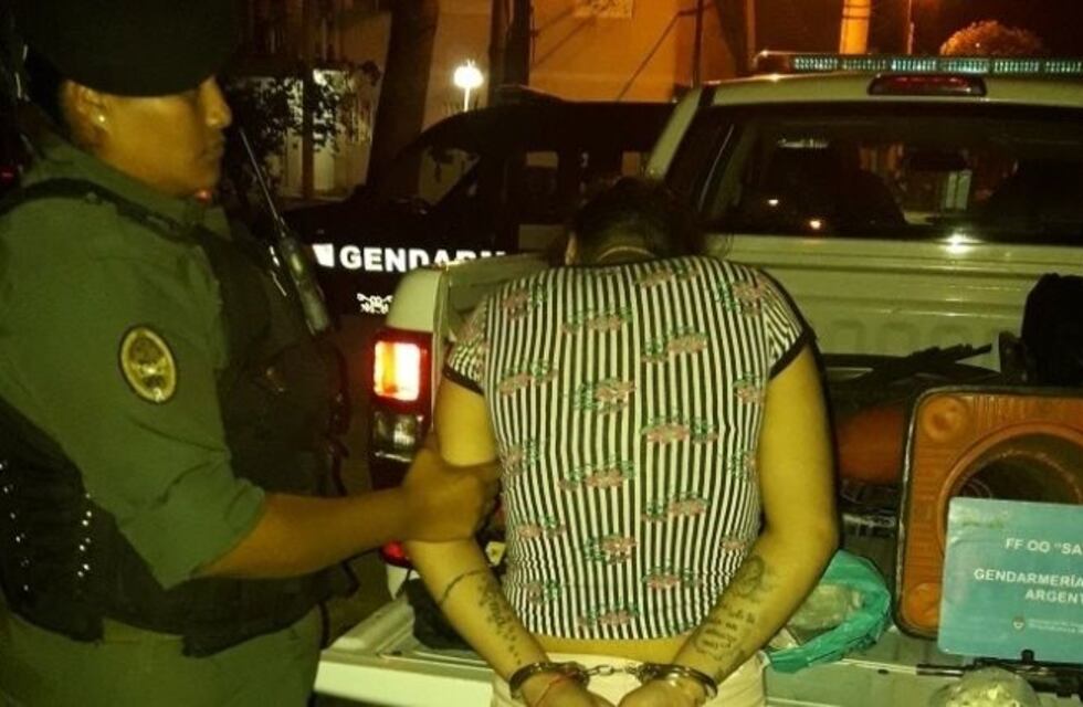 Cayó con una ametralladora y cocaína la hija de un narco ultimado por Los Monos