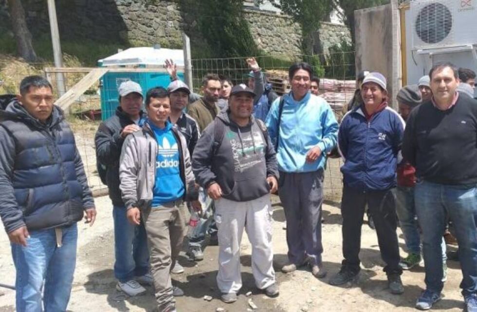 Trabajadores reclamaron falta de pago en Bariloche