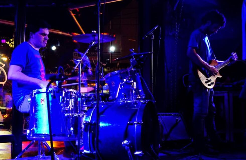 Las peripecias de los músicos under rosarinos para cumplir el sueño de tocar en vivo