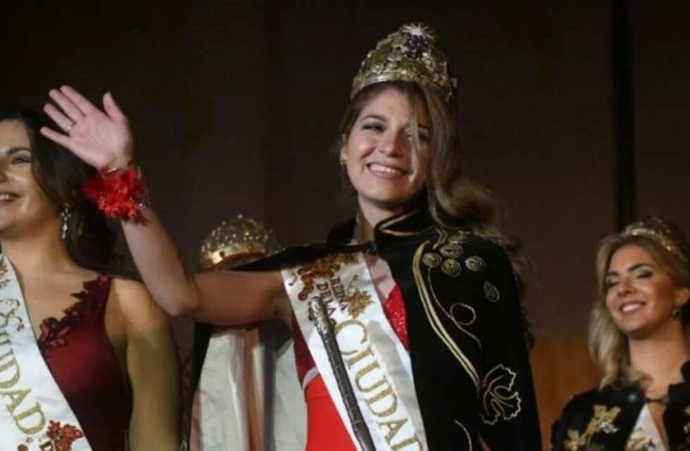 La reina de Capital se burló de la cuarentena y tuvo que renunciar