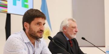 Los encargados de confirmar la realización de las denuncias fueron los ministros Pullaro y Silberstein\u002E  (Prensa Min\u002E Seguridad)