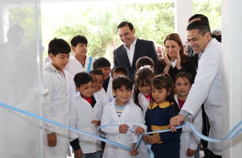 Valdés inaugura obras en Mburucuyá