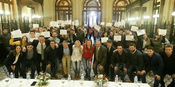 Entrega de créditos a jóvenes emprendedores\u002E