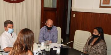 Vogel, Gabbarini, Uset y Pereyra, reunión para ultimar detalles por el regreso a clases en Coronel Rosales