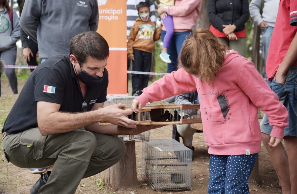 Fueron liberadas 58 aves en Arroyito por Policía Ambiental de Córdoba