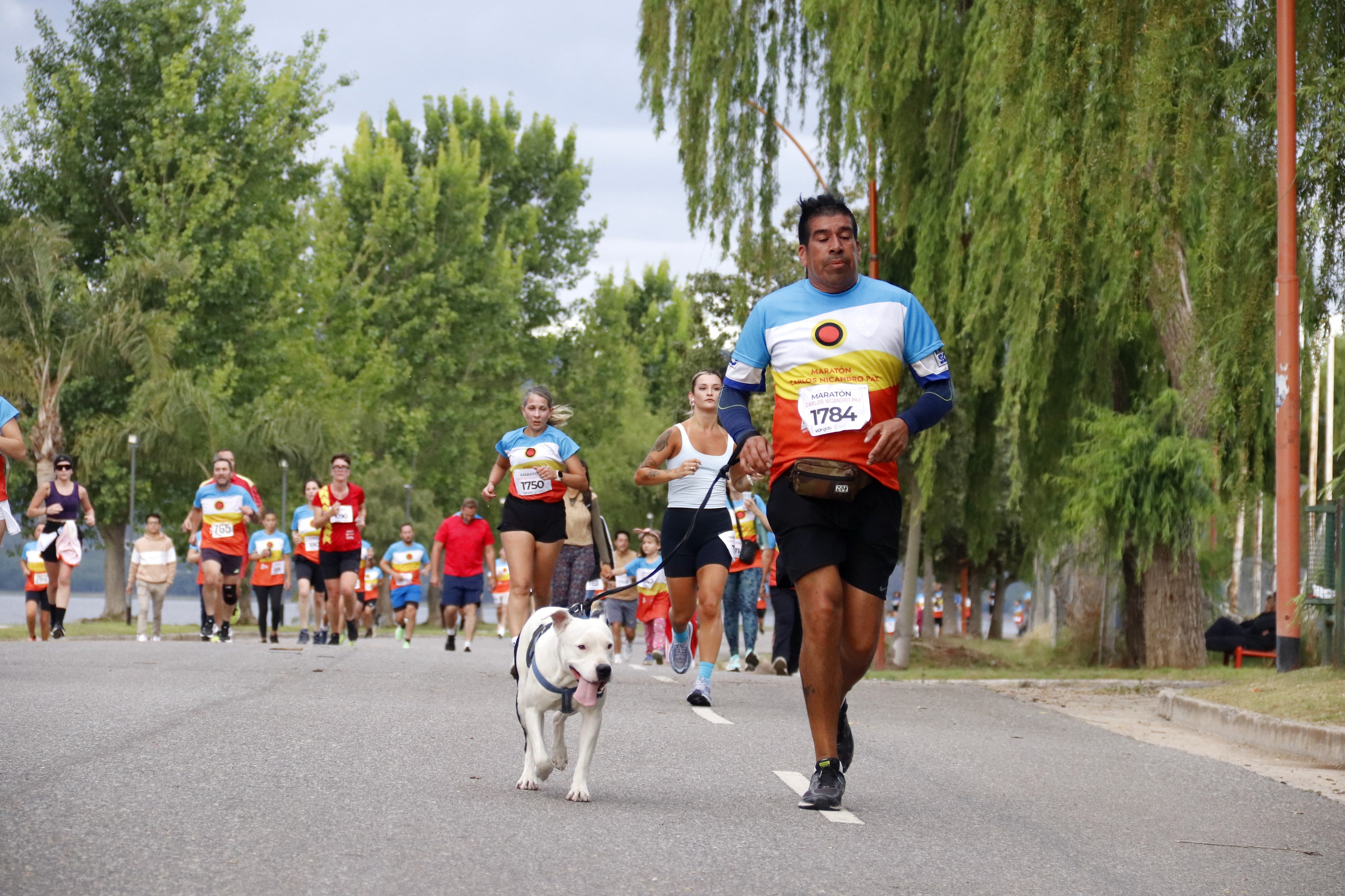 Éxito total en la Maratón “Carlos Nicandro Paz”: más de 700 participantes disfrutaron del deporte y la vida en comunidad