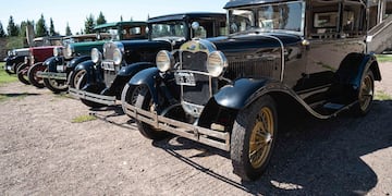 En Alvear se realizó el segundo Encuentro de Autos y Motos antiguos.