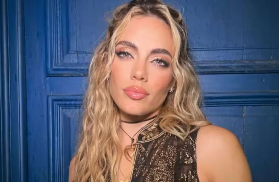 El impactante semi desnudo de Emilia Attias: jugó al límite de la censura y casi muestra de más