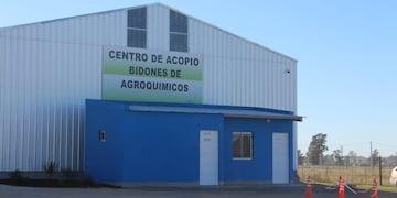 Jornada en el Centro de Acopio de Tres Arroyos sobre bidones vacíos de agroquímicos