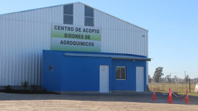 Jornada en el Centro de Acopio de Tres Arroyos sobre bidones vacíos de agroquímicos